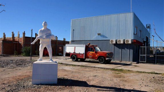El gobierno asegura que sigue enviando fondos a Bomberos