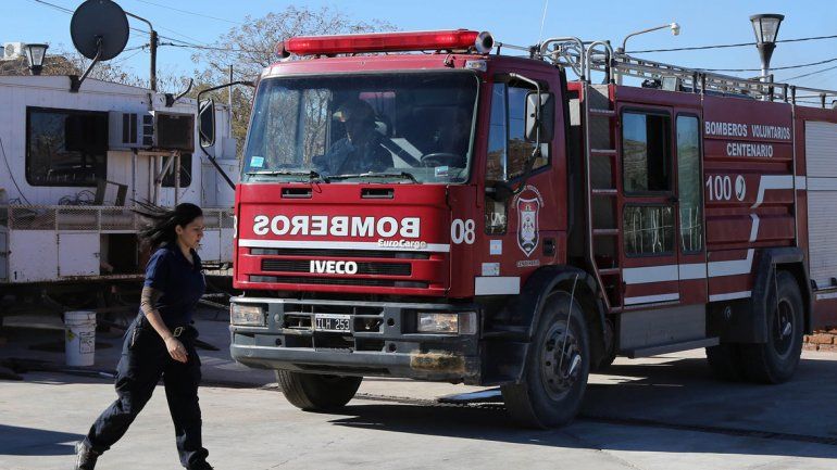 Le prendió una vela a los santos y se le incendió la casa