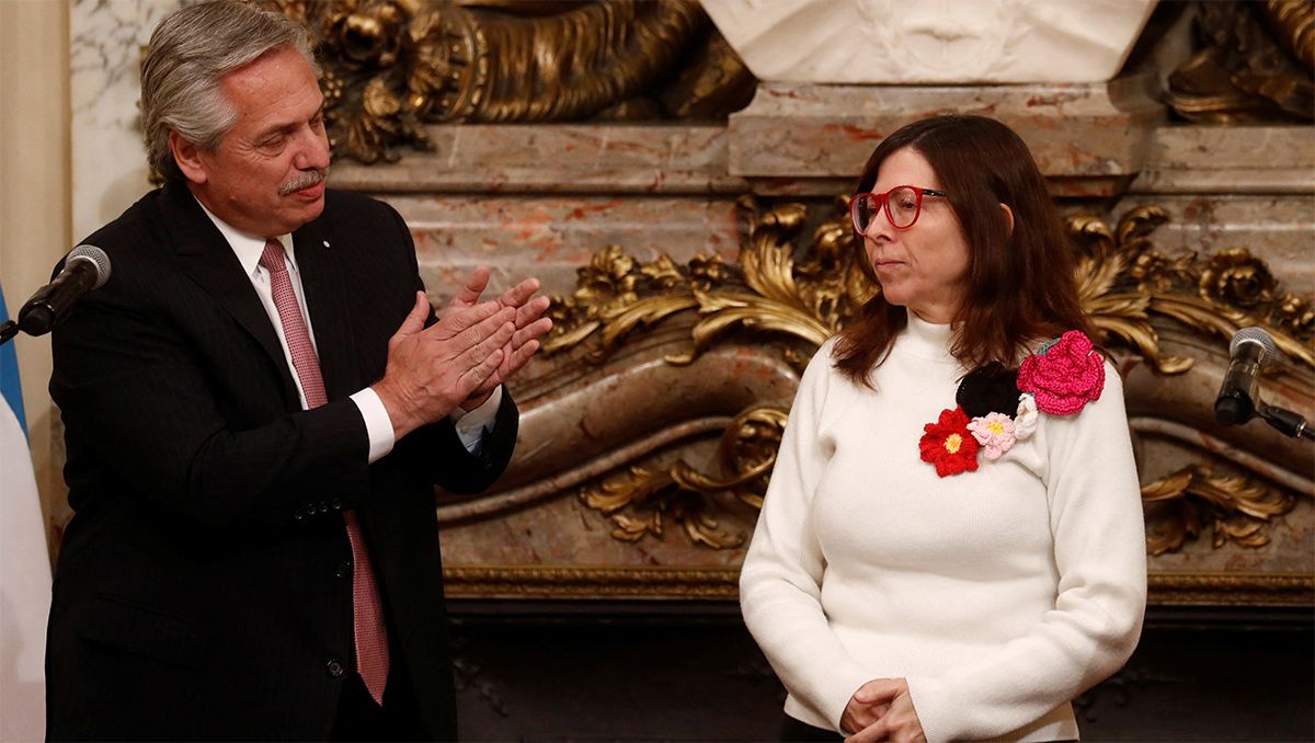 El Gobierno oficializó la prohibición de contratar nuevos empleados en el Estado