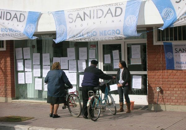 El Sanatorio Allen continúa tomado