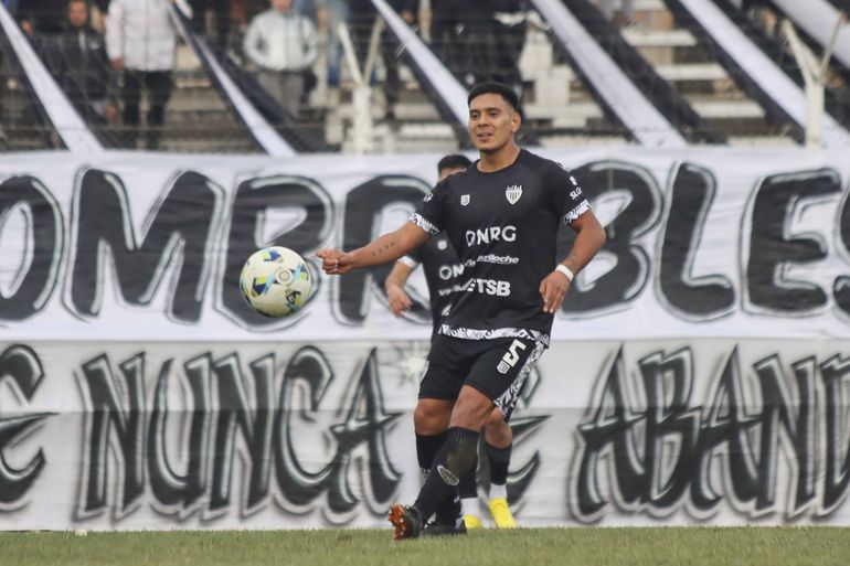 Lucas Arguello llevó tranquilidad al hincha Albinegro