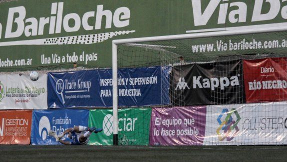 Matías Alasia, un especialista, le dio al Albinegro desde los penales la chance de jugar ante San Lorenzo por la Copa Argentina y de eliminar a Juventud Antoniana y pasar a los cuartos de final del Federal A.