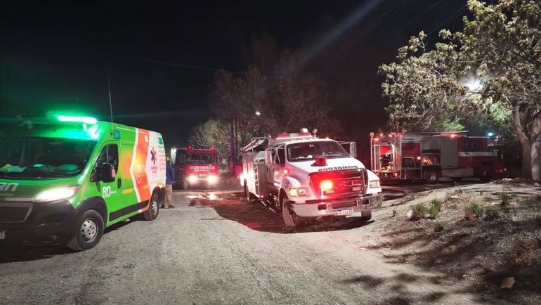 Encontraron una mujer muerta en el interior de una casa que se prendió fuego