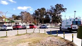 ambulancias deben viajar con la policia porque no les ceden el paso