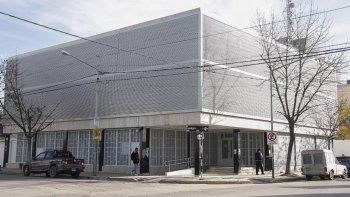 le pagaran $172 mil a una portera que se quemo con agua