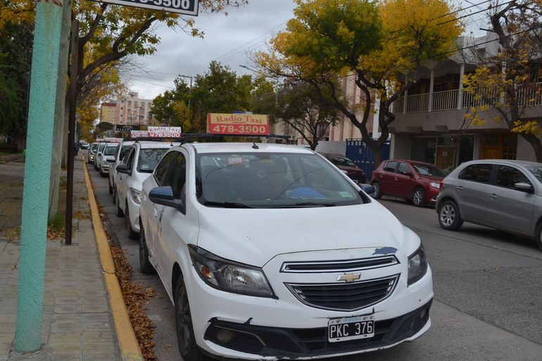 Los taxistas se enfrentan nuevamente a quienes decidan realizar viajes de Uber en la ciudad de manera ilegal.