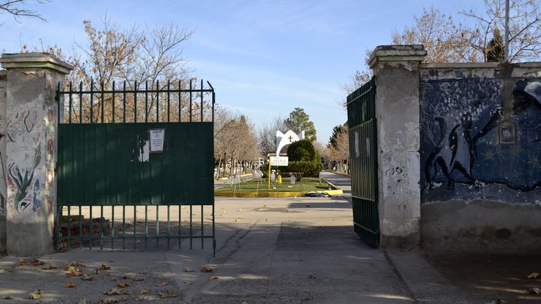 El cementerio de Cipolletti no tiene guardia entre las 18 y las 8 del d&iacute;a siguiente.