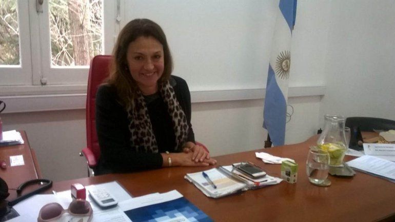 Quitar el feto en la semana 20, enviarlo a incubadora y darlo en adopción