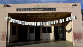 La polémica por quién cuida las escuelas en el receso de verano, volvió a instalarse en Río Negro.