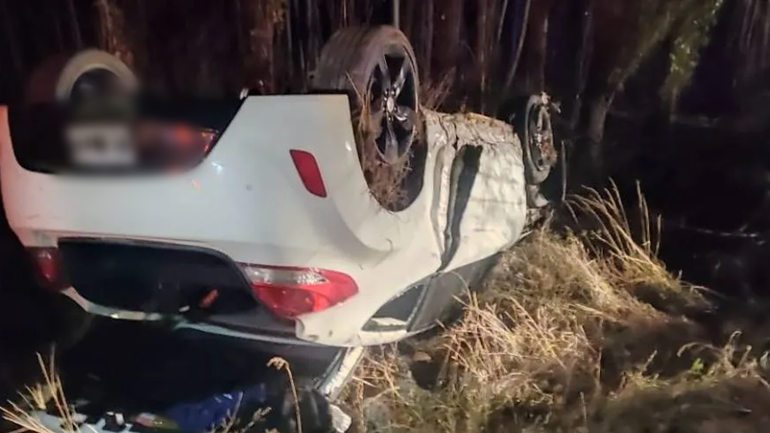 Volcó en la ruta 22, abandonó el auto y fue a atenderse al Hospital: cayó preso