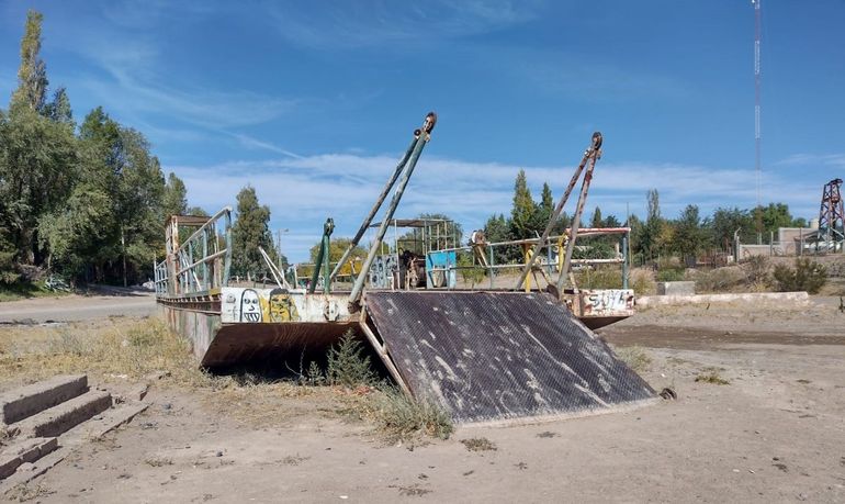 No hay quién se haga cargo de la vieja balsa de Las Perlas