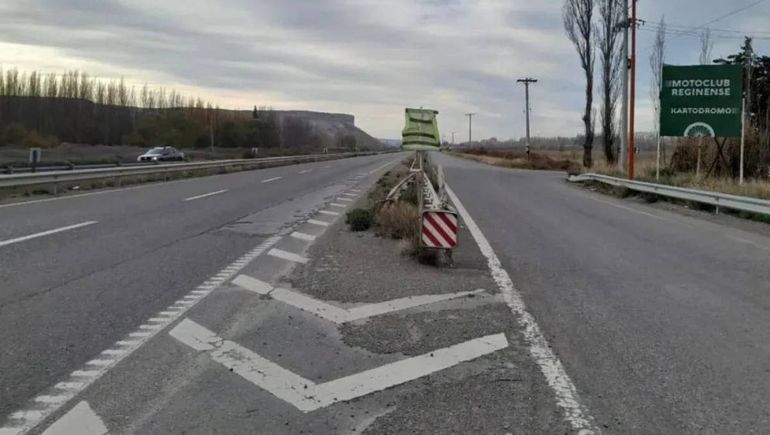 Se desconoce quien tuvo la ocurrencia del chaleco como señal de advertencia en plena ruta 22.