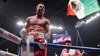 canelo alvarez, del ingreso con la cancion de rocky a un triunfo inapelable
