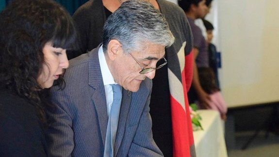 El decano de Medicina, Miguel Vera, quiere la legalización del aborto.