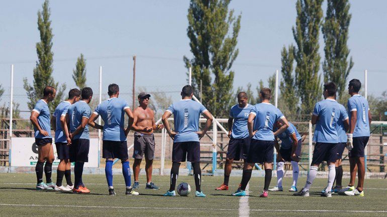 La Amistad defiende el liderazgo frente al Rojo de Río Colorado