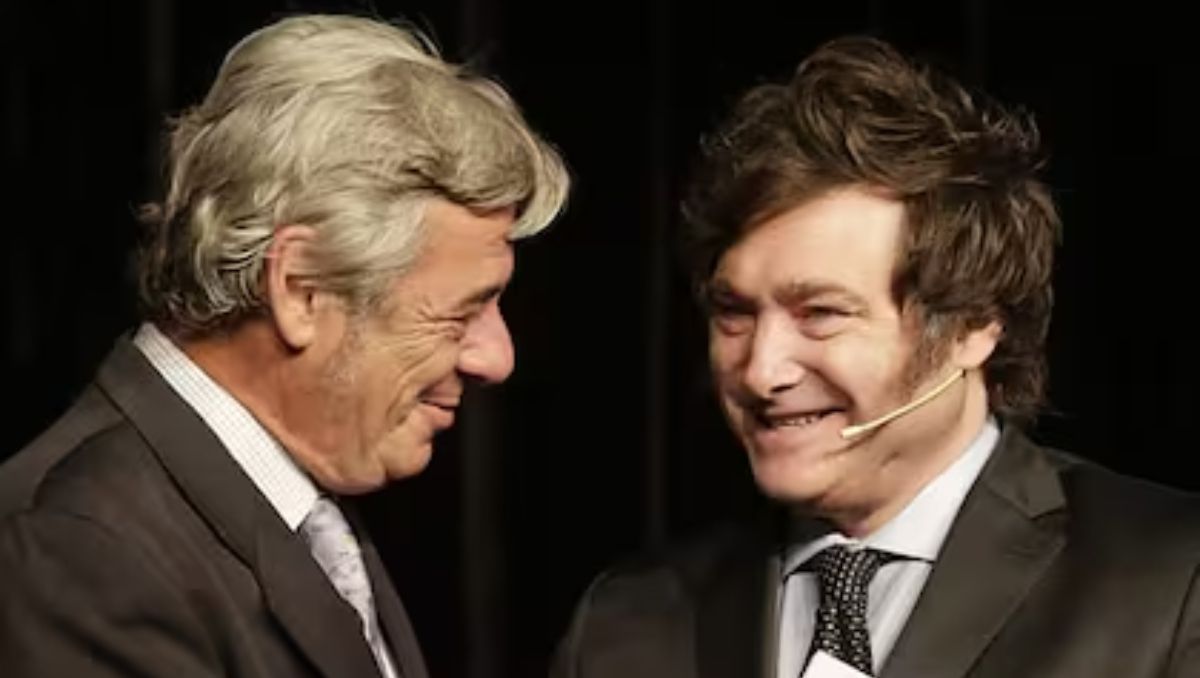 Nicolás Pino, presidente de la Sociedad Rural Argentina, junto a Javier Milei.