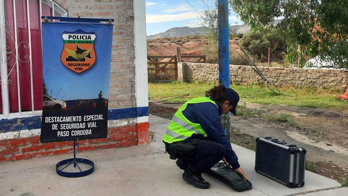 Ruta 22: lo pararon en un control y le encontraron un arma de fuego