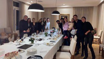 quinta de olivos: la foto del supuesto festejo en cuarentena