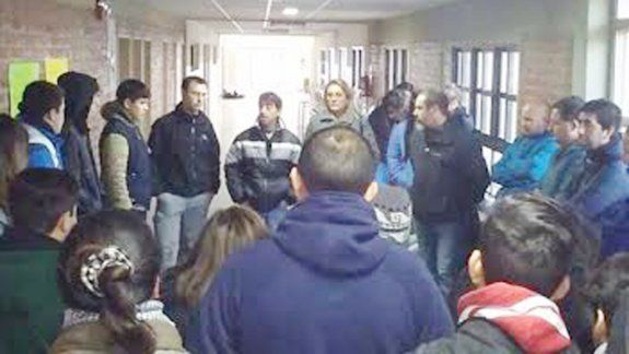 Alumnos y docentes del establecimiento están muy preocupados.