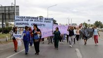 Los trabajadores de los hospitales públicos rionegrinos hace tiempo que vienen reclamando mejoras salariales y más presupuesto para la salud. Este jueves volverán a efectuar un paro y movilización por sus demandas.