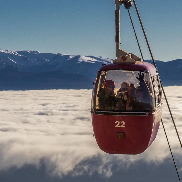 El inicio de temporada invernal en Bariloche comienza a mostrarse con sus primeras actividades clásicas para el turismo nacional y extranjero.