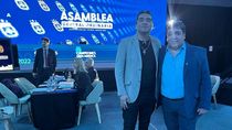 Los dirigentes de Lifune y Deportivo Rincón en la previa a la asamblea de AFA. 