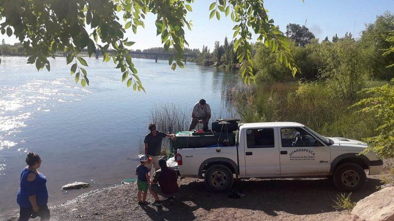 Sembraron más de un millón de alevinos en el río