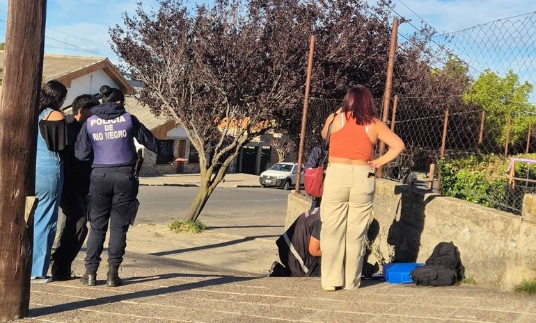 Efectivos de la Comisaría Segunda llevaron a cabo la detención y el secuestro del arma. Foto: Gentileza.