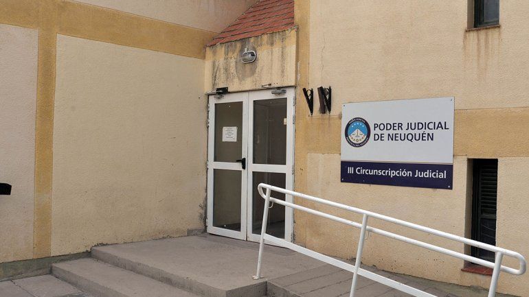 La acusación contra los agresores del hombre que permanece en terapia intensiva se realizó en Zapala.