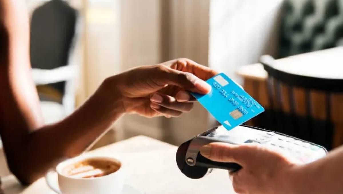 El gobierno habilitará el pago en QR en dólares, con débito y crédito.