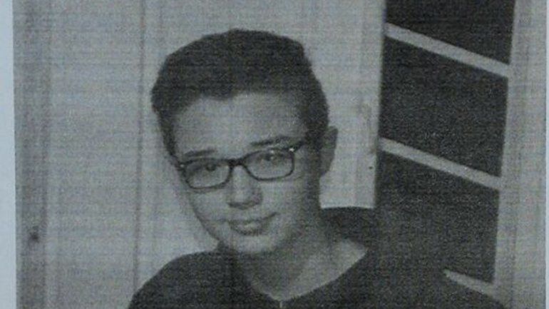 Gabriel Fernández tiene 16 años y usa anteojos recetados.