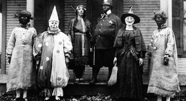 Los disfraces de Halloween se alquilan como pan caliente por estas horas.