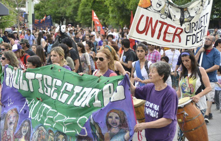 Cipolletti marchó contra la violencia de género