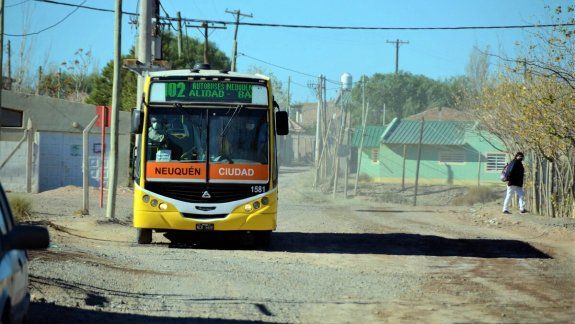 La Municipalidad de Neuquén cortó los colectivos a Las Perlas