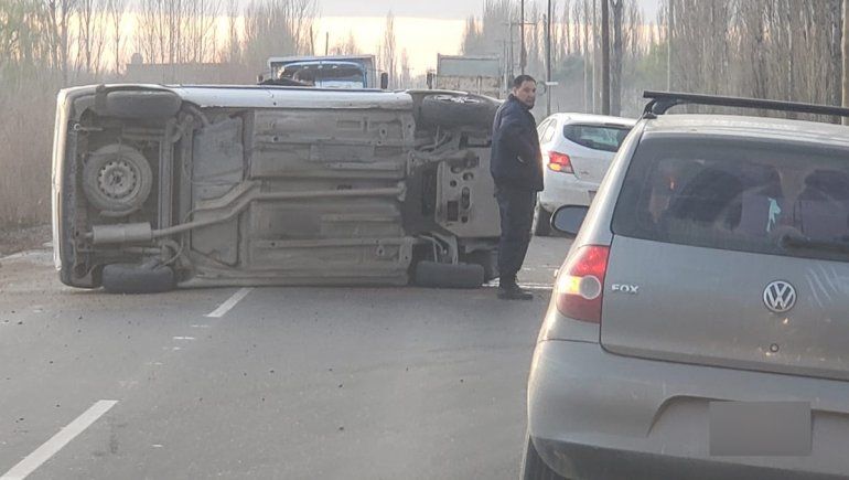 Perdió el control y volcó sobre la Ruta 65: se salvó de milagro