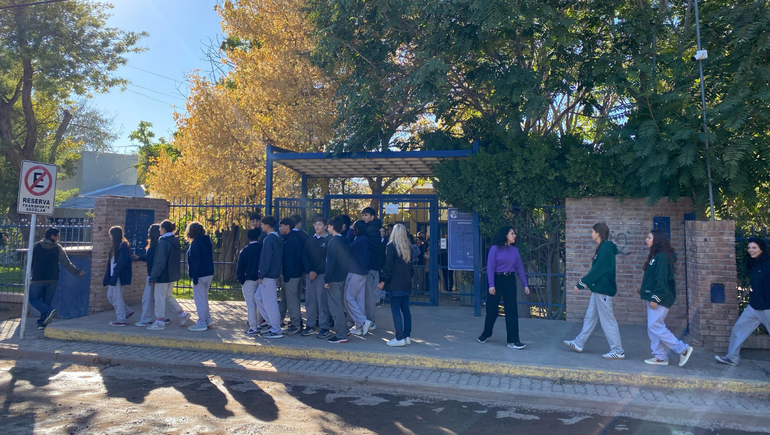 El primer caso registrado de amenaza en Cipolletti ocurrió en el Colegio Estación Limay.