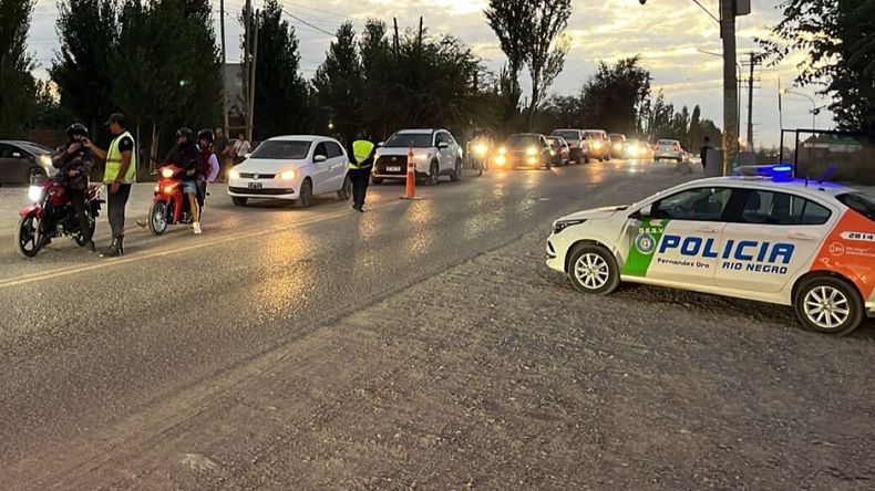 El conductor de un Fiat Palio escapó de un control de tránsito entre Cipolletti y Fernández Oro. Zafó de la causa judicial con una probation.&nbsp;