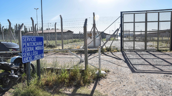 Más allá de que es oriundo de Roca, la justicia federal dispuso que El Tío Prado cumpla su condena en el penal de máxima seguridad de Senillosa. | LMCipolletti.com Más allá de que es oriundo de Roca, la justicia federal dispuso que El Tío Prado cumpla su condena en el penal de máxima seguridad de Senillosa.