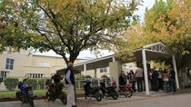 Alumnos protetaron en el IUPA por el despido de un profesor. La universidad defendió la decisión.