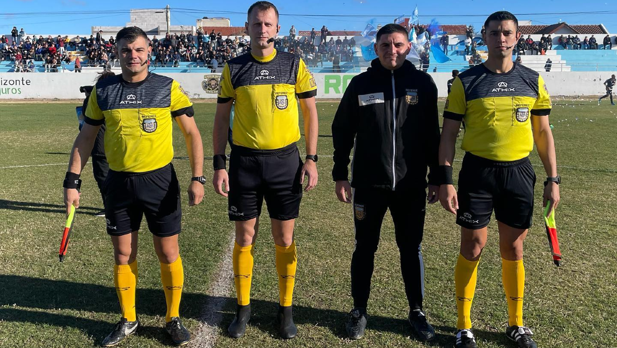 Rekers y sus muchachos, en la previa de Sol-Cipo, en Viedma. Foto: Prensa Cipolletti