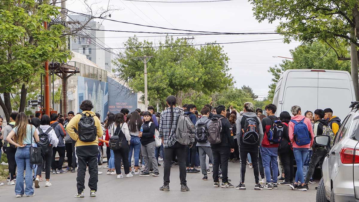 Las amenazas de bomba generan enormes despliegues de seguridad.