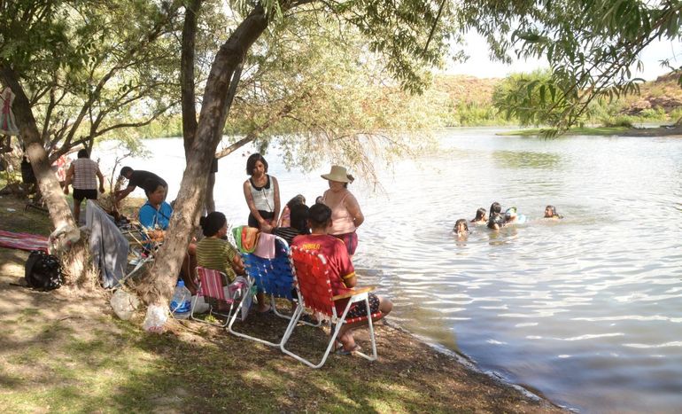 Mucha gente quiere volver a disfrutar de los chapuzones en la Isla Jordán, como antes. Mucha gente quiere volver a disfrutar de los chapuzones en la Isla Jordán, como antes.