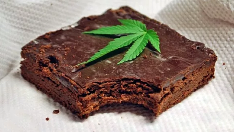 Llevó brownies locos a la escuela y una profesora terminó internada