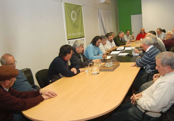 Provincia y chacareros analizarán Plan Frutícola