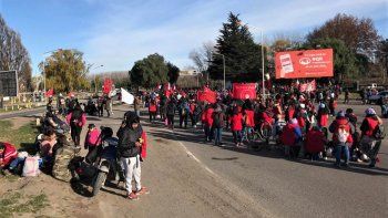corte en los puentes y olla popular en el hospital