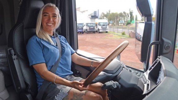 Agustina se convirtió en camionera profesional y una de las mejores del país.&nbsp; 