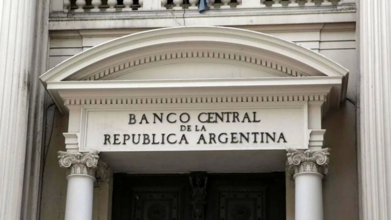 Nuevo cepo a las compras en dólares con tarjeta de crédito