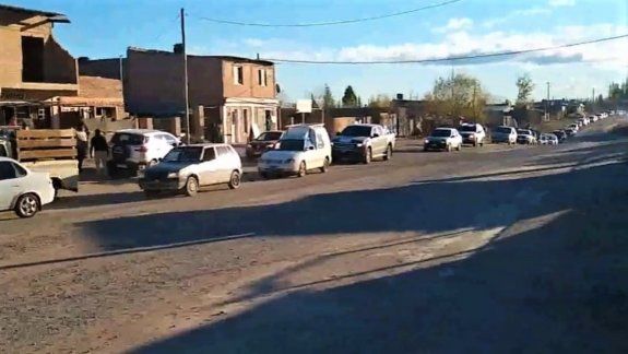 Gran caravana de protesta de los vecinos de Las Perlas
