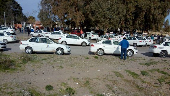 Emocionante despedida a un taxista muerto por el coronavirus