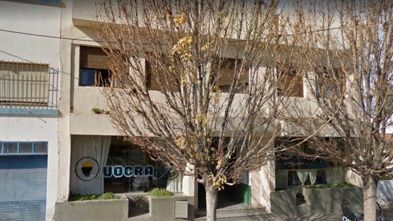 Atacaron con bombas molotov las oficinas sindicales de la Uocra en Cinco Saltos